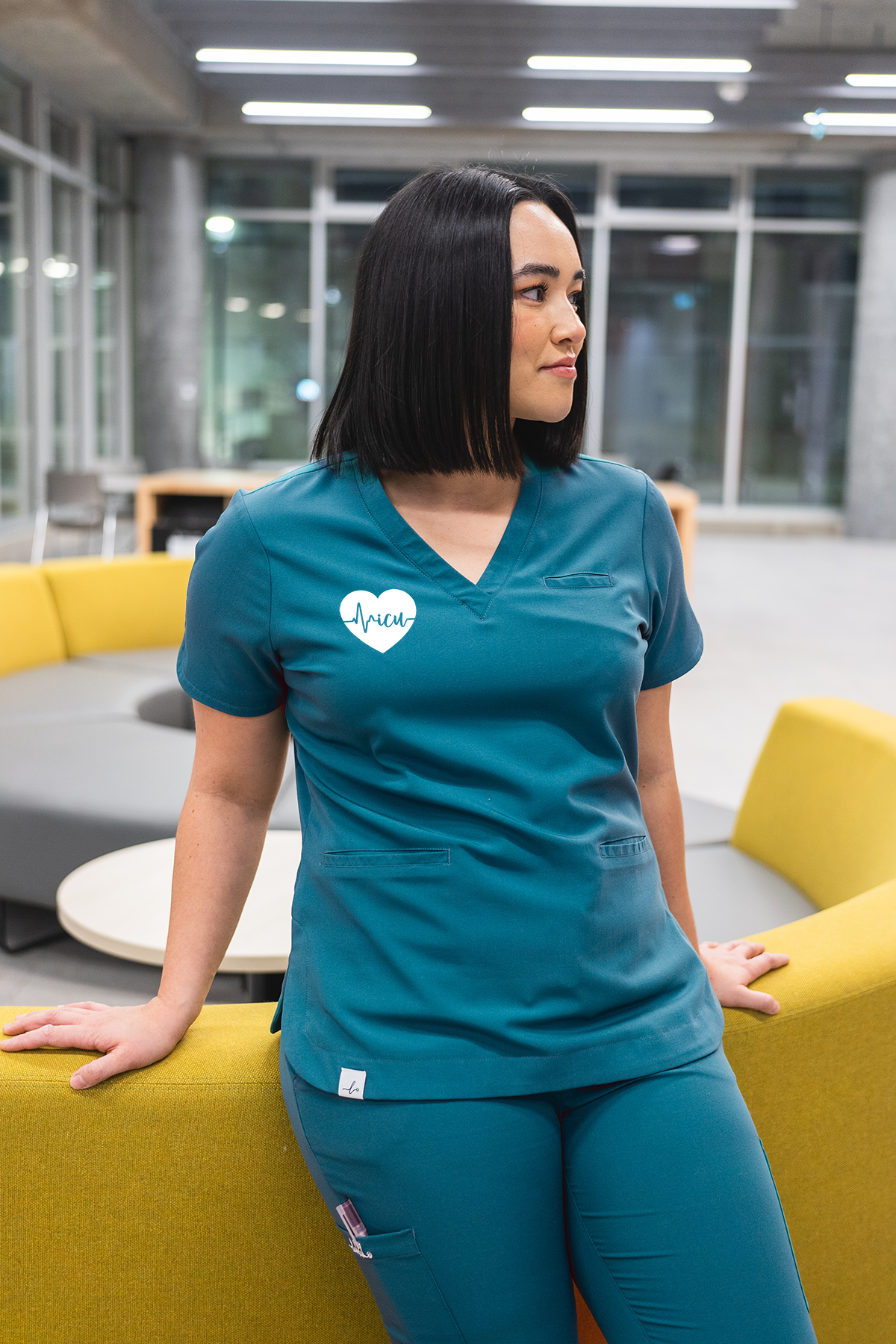 ICU ECG Heart - Rosa Scrub Top