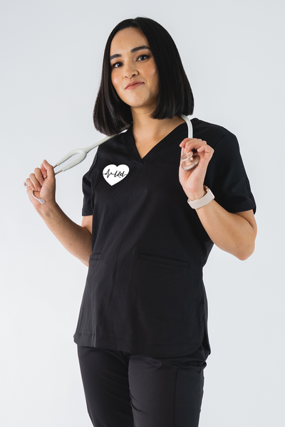 L&D ECG Heart - Rosa Scrub Top